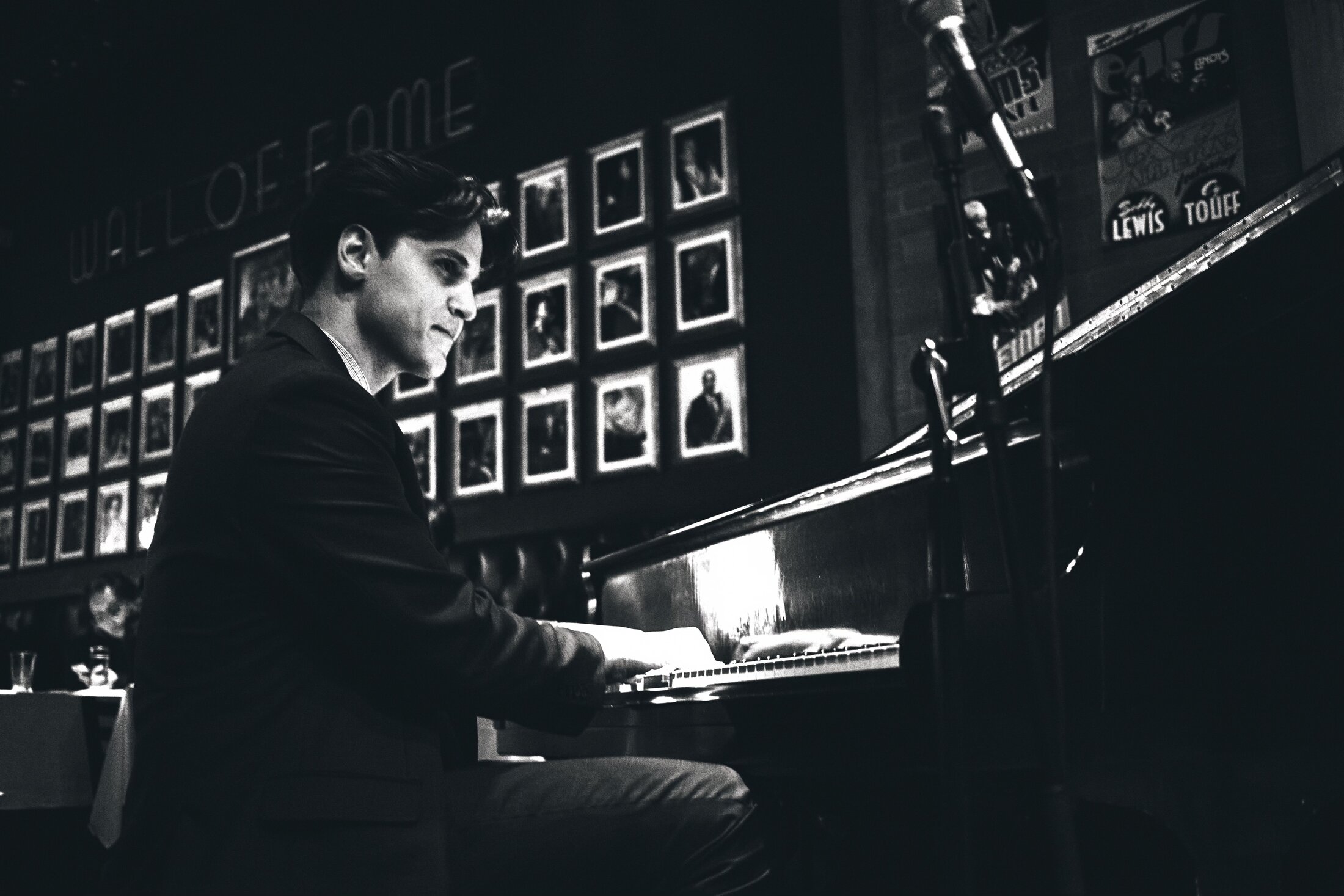 Nick Olynciw at the piano at Andy's Jazz Club, Chicago